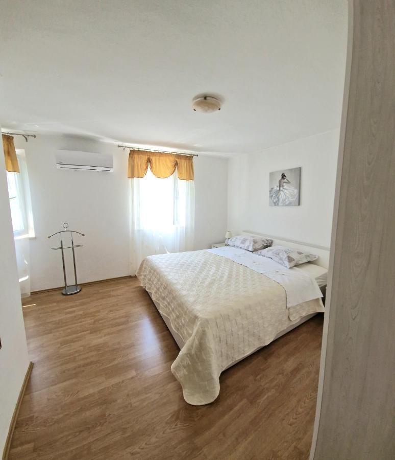 Apartman Perina Trogir Eksteriør billede